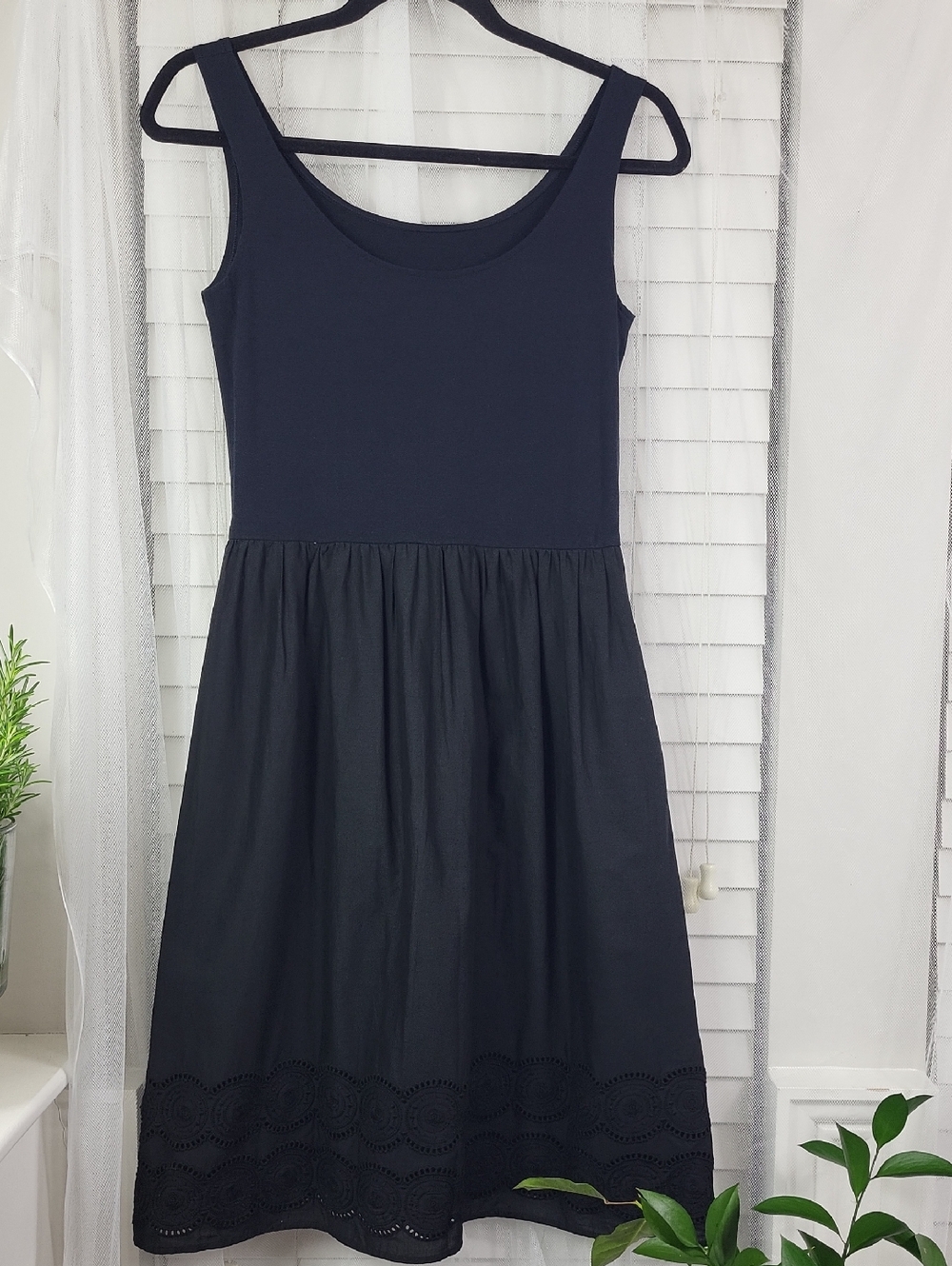 PEYTON PLACE Classic Sleeveless Black Dress. Size M
